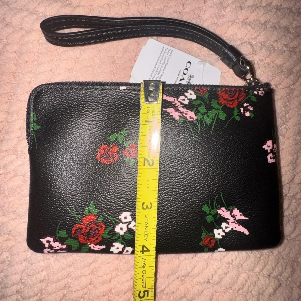 Coach gorgeous corner